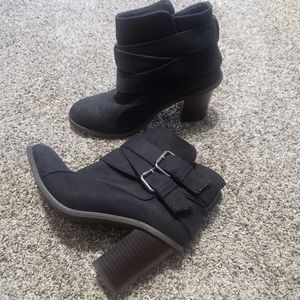 Just Fab size 8 black boots
